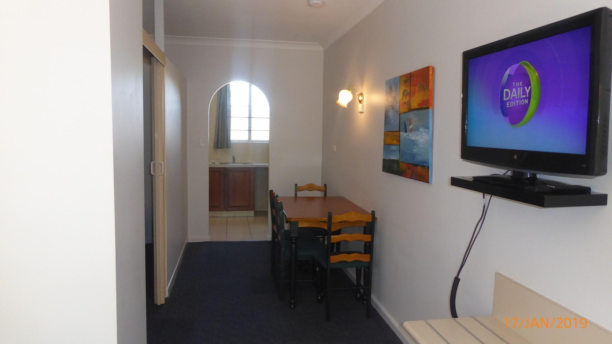 Tower Court Motel - Adults Only Haven Hervey Bay Exterior photo