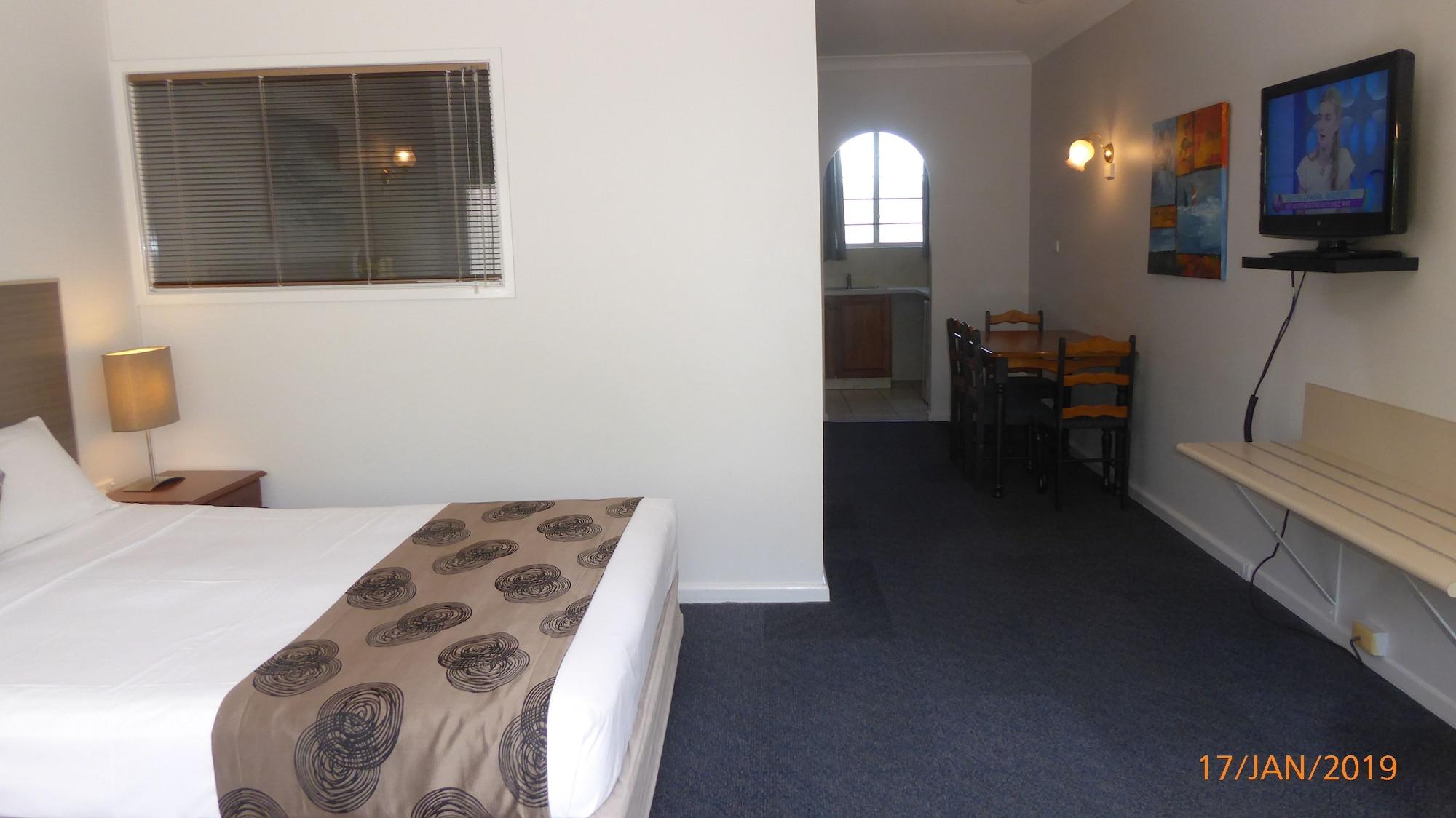 Tower Court Motel - Adults Only Haven Hervey Bay Exterior photo