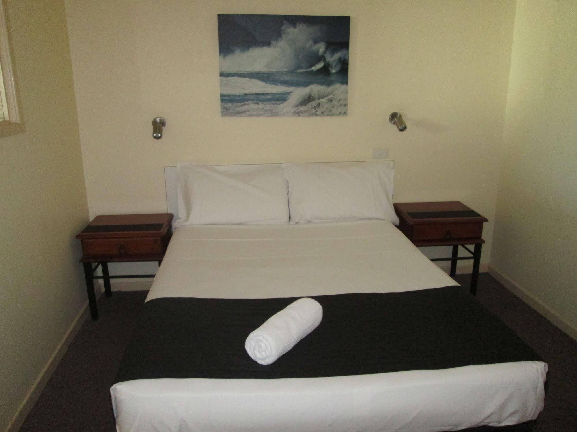 Tower Court Motel - Adults Only Haven Hervey Bay Exterior photo