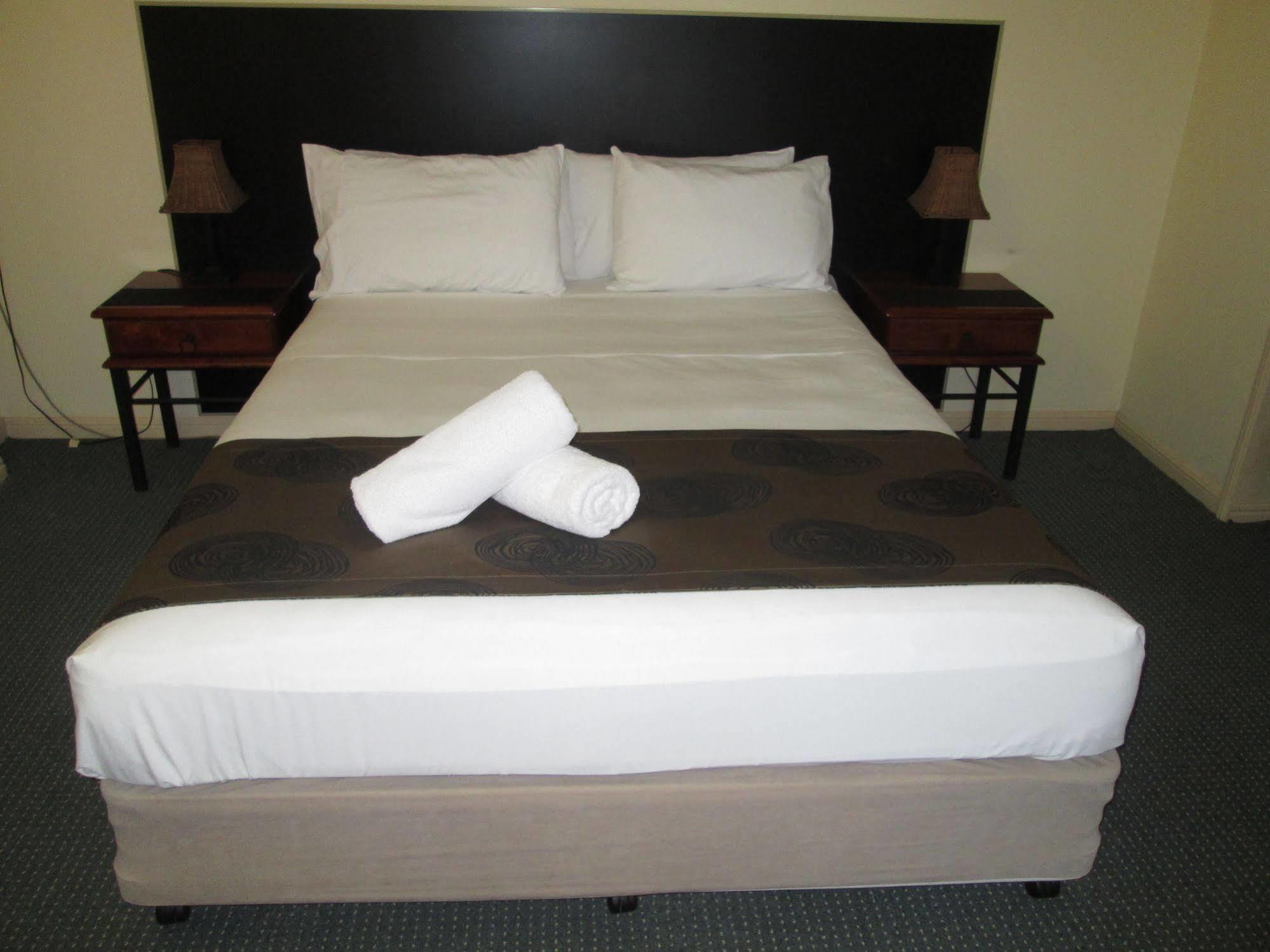 Tower Court Motel - Adults Only Haven Hervey Bay Exterior photo