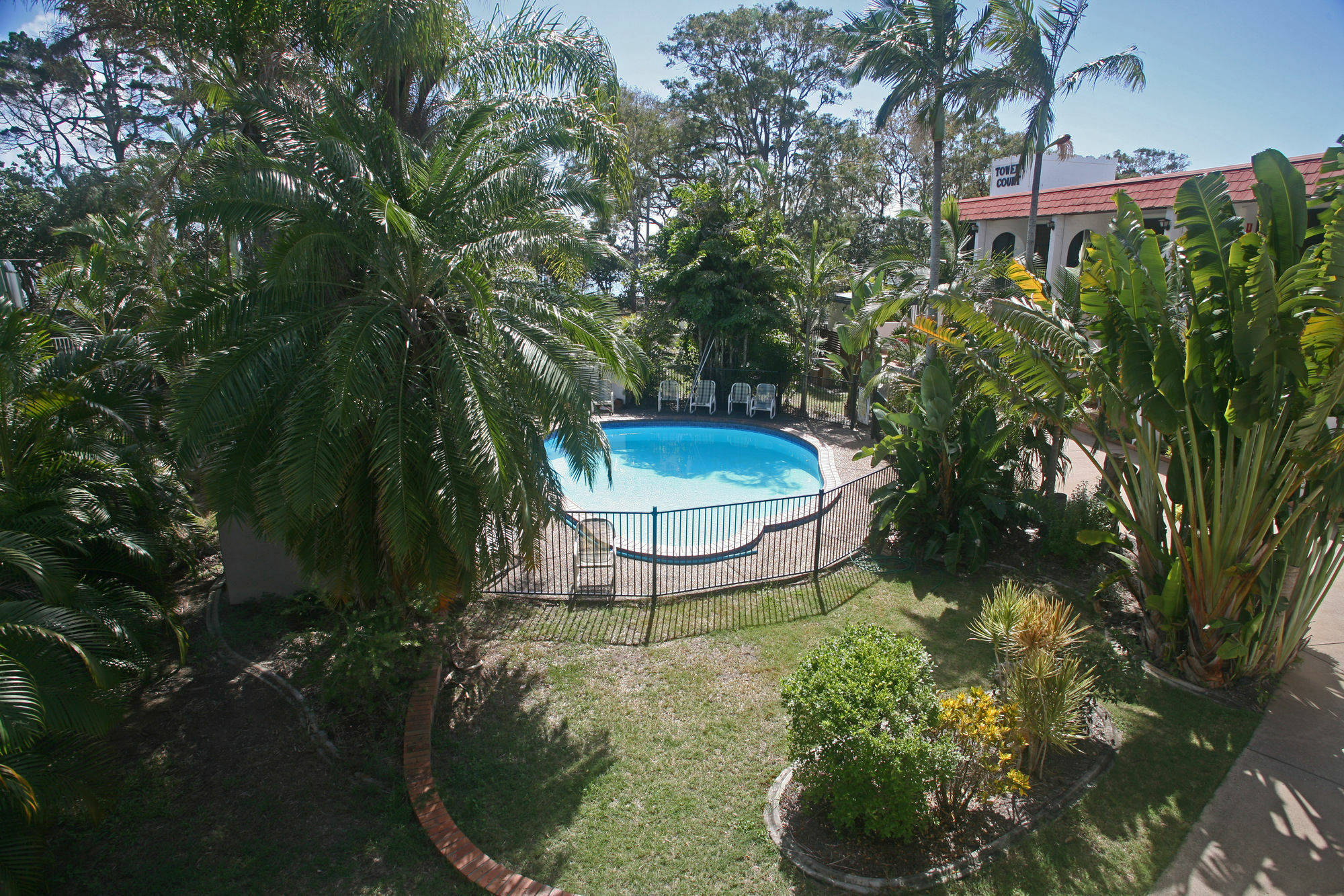 Tower Court Motel - Adults Only Haven Hervey Bay Exterior photo