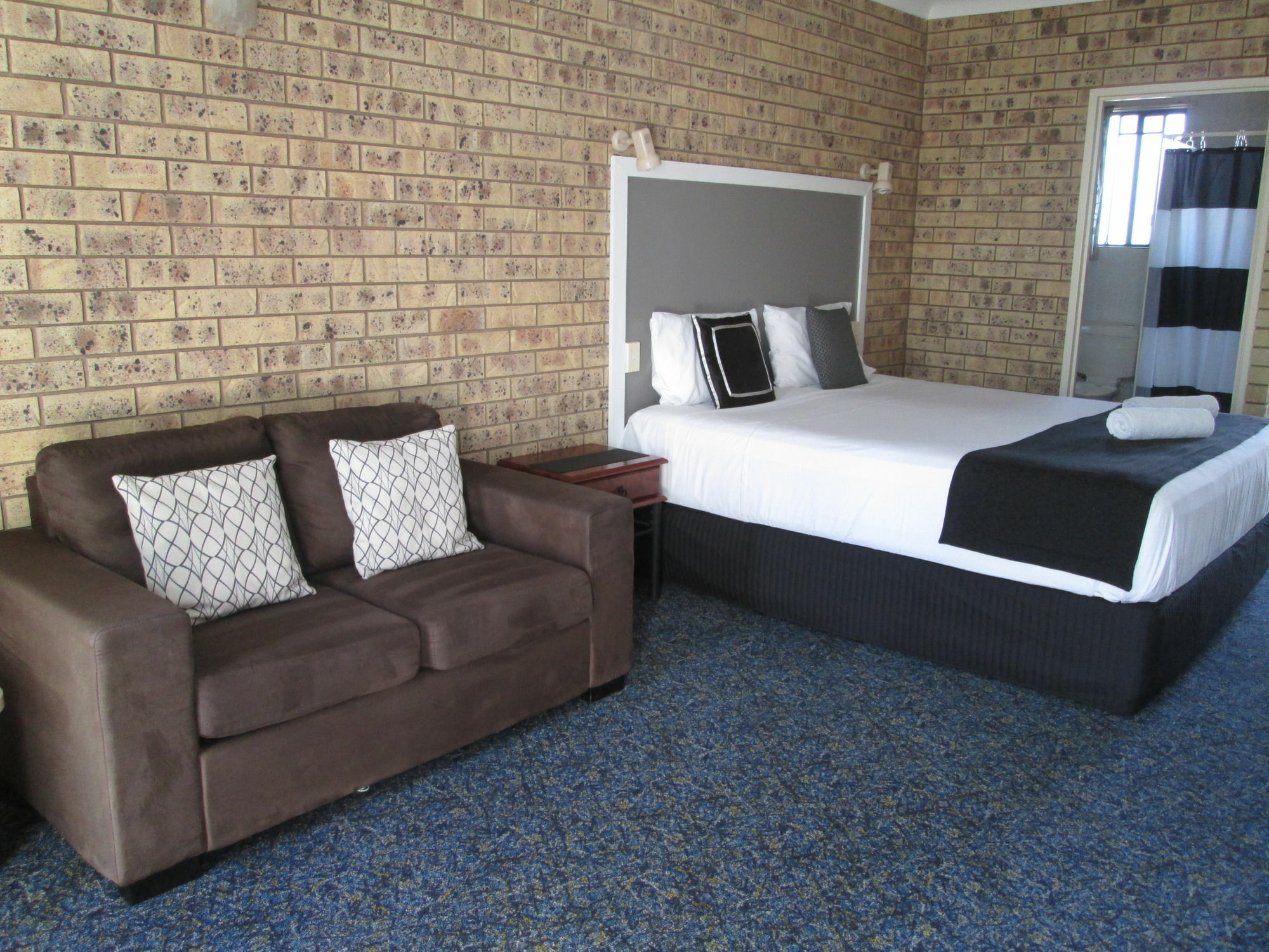 Tower Court Motel - Adults Only Haven Hervey Bay Exterior photo